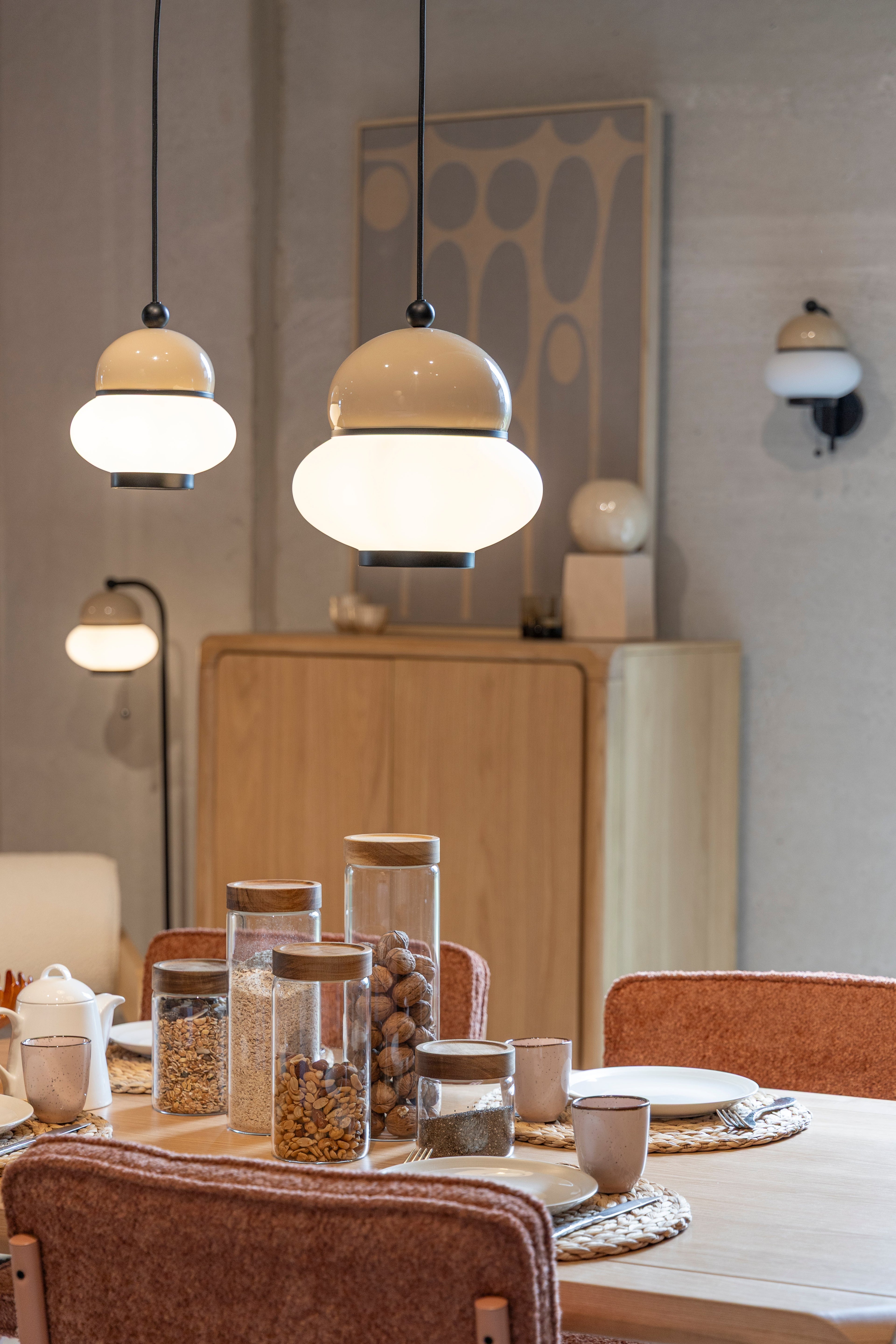 BUMBLE wall lamp in beige with black finish — Zuiver