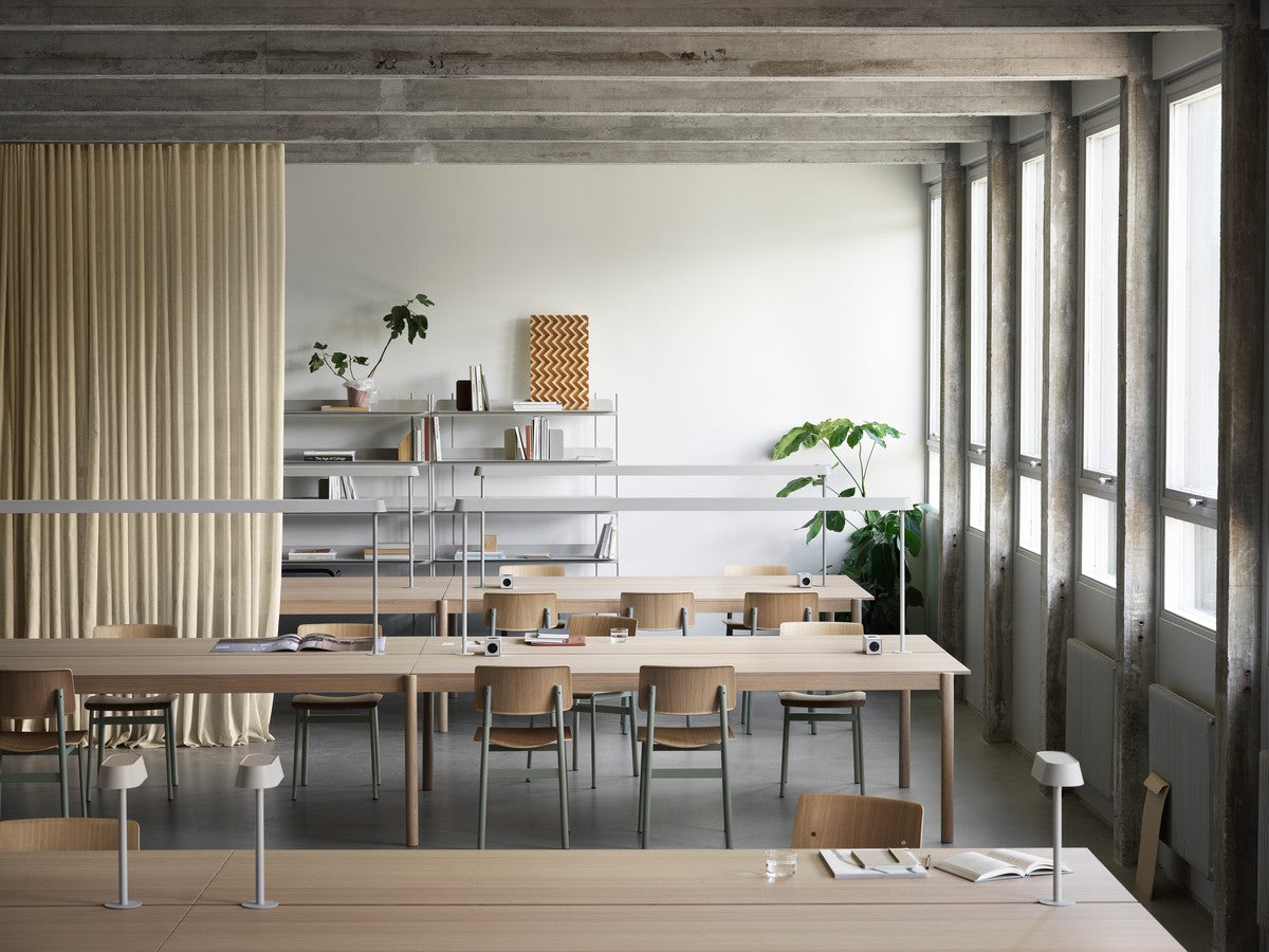 LINEAR SYSTEM Office Desk - CONFIGURATION 2 Oak Veneer — Muuto