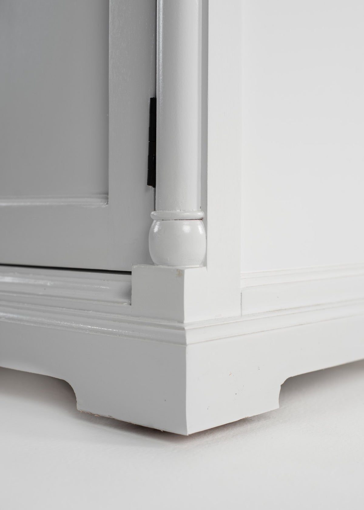 NovaSolo Provence Buffet with 5 Doors, Classic White – view 10
