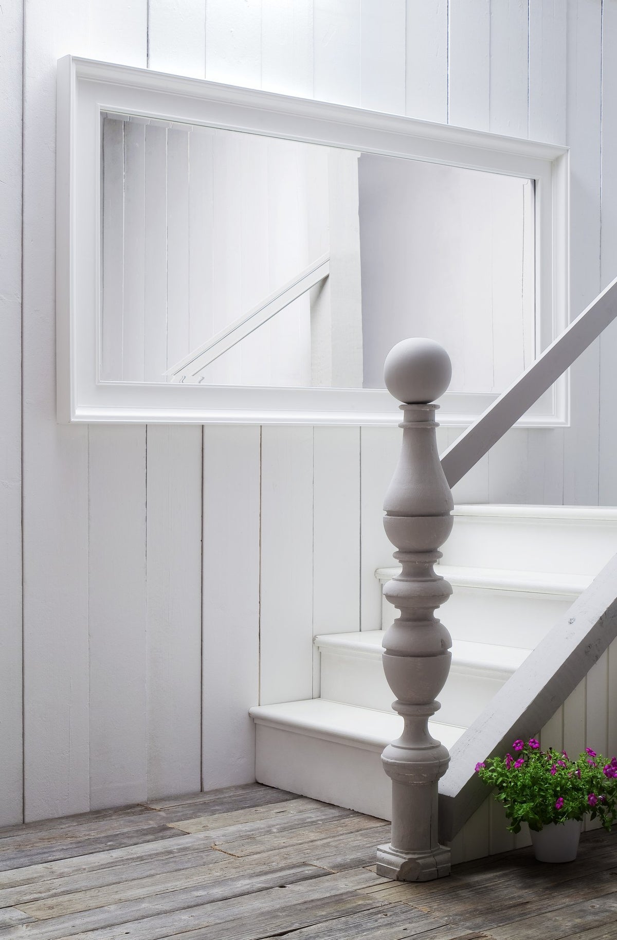 NovaSolo Halifax Grand Mirror, Classic White – view 4