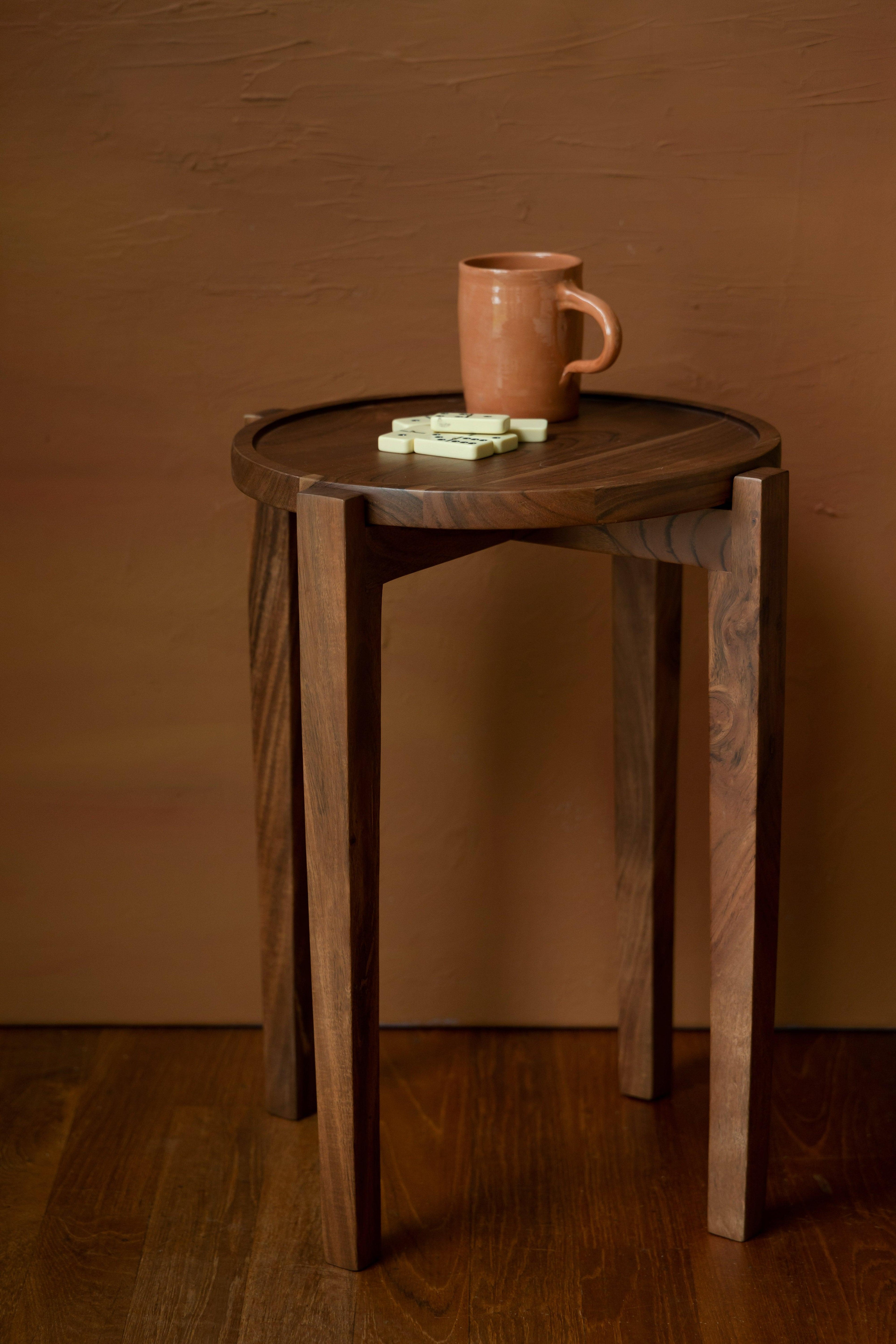 Shane side table acacia wood — Dutchbone