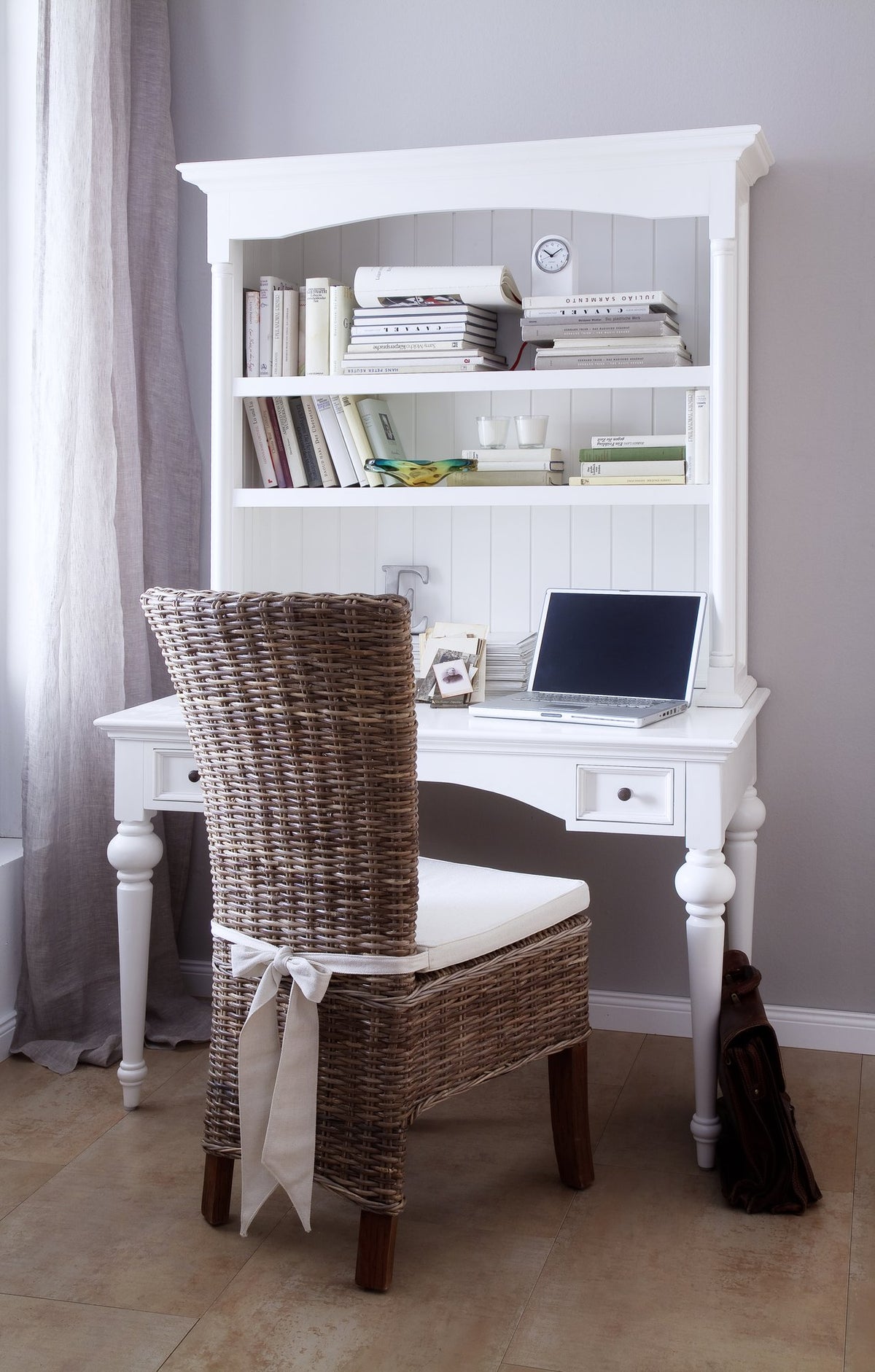 NovaSolo Provence Desk, Classic White – view 6